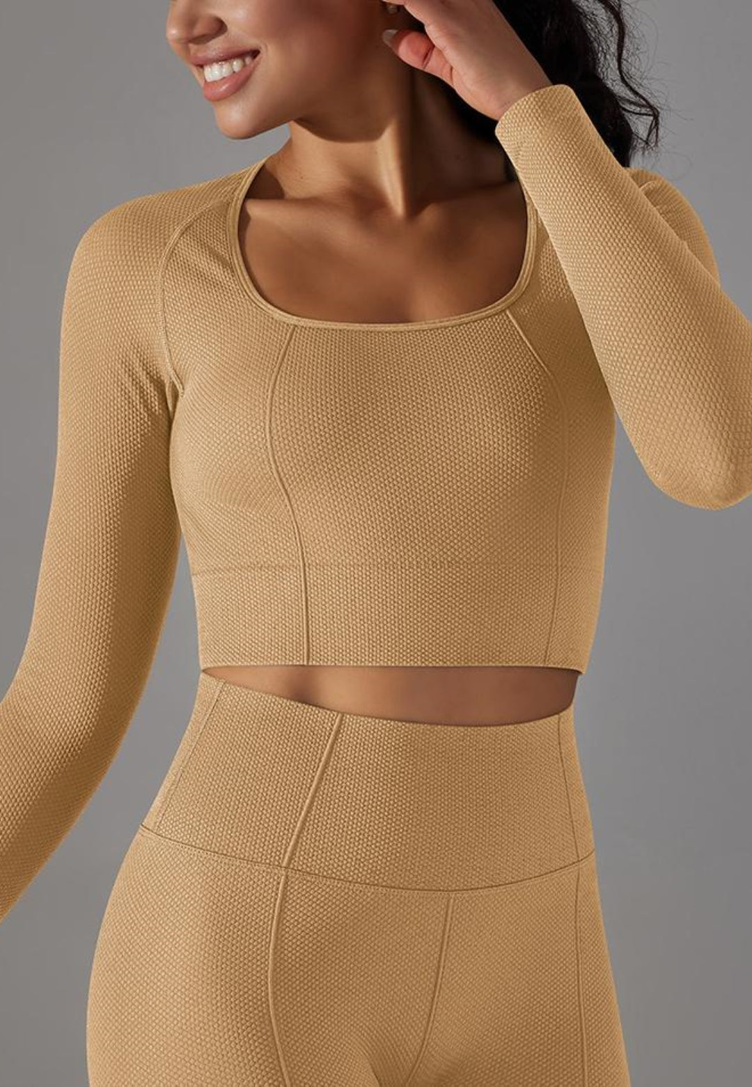 Top deportivo texturizado con escote cuadrado