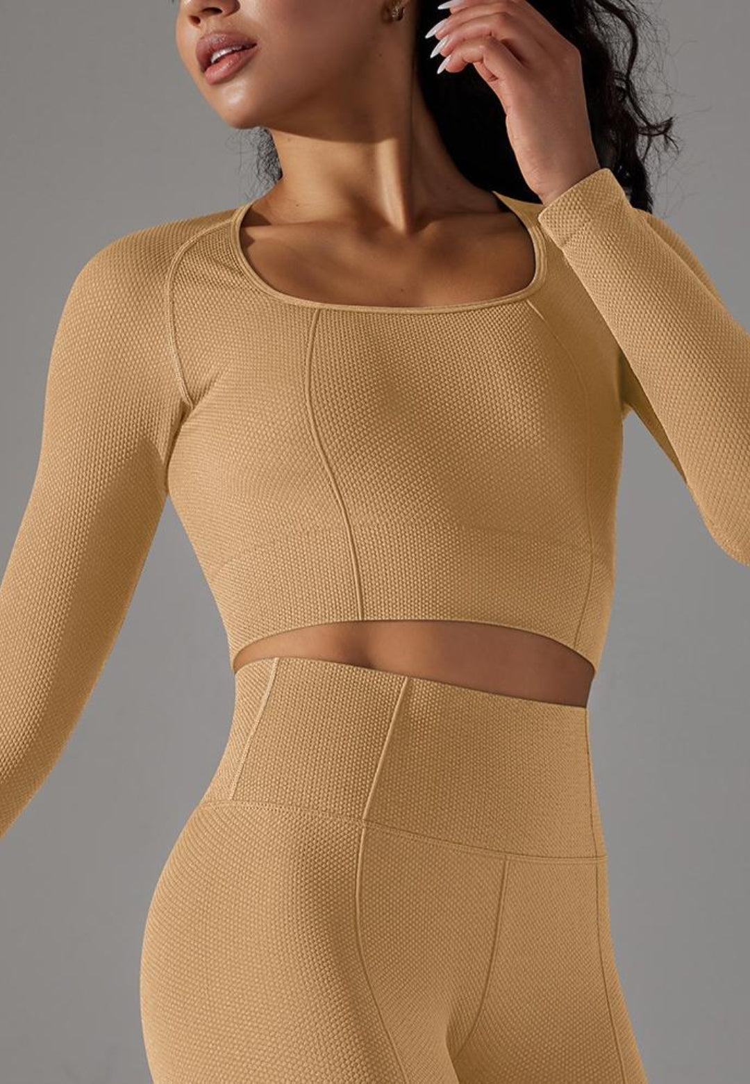 Top deportivo texturizado con escote cuadrado