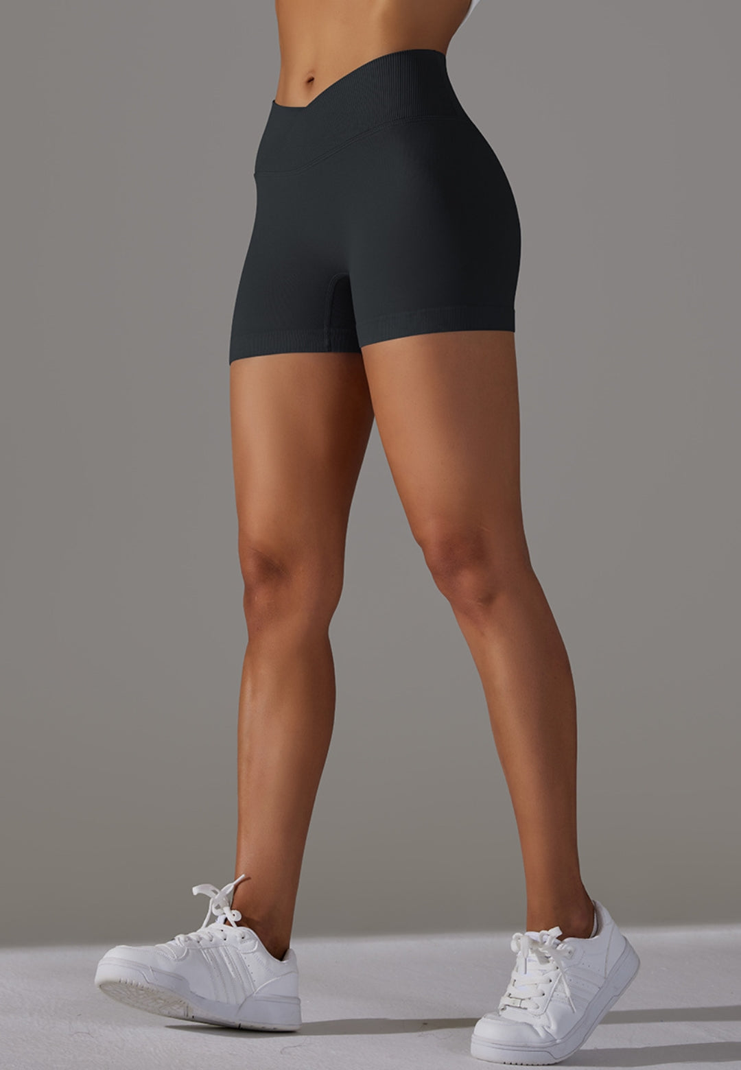 Pantalones cortos con cintura en V y canalé superpuesto