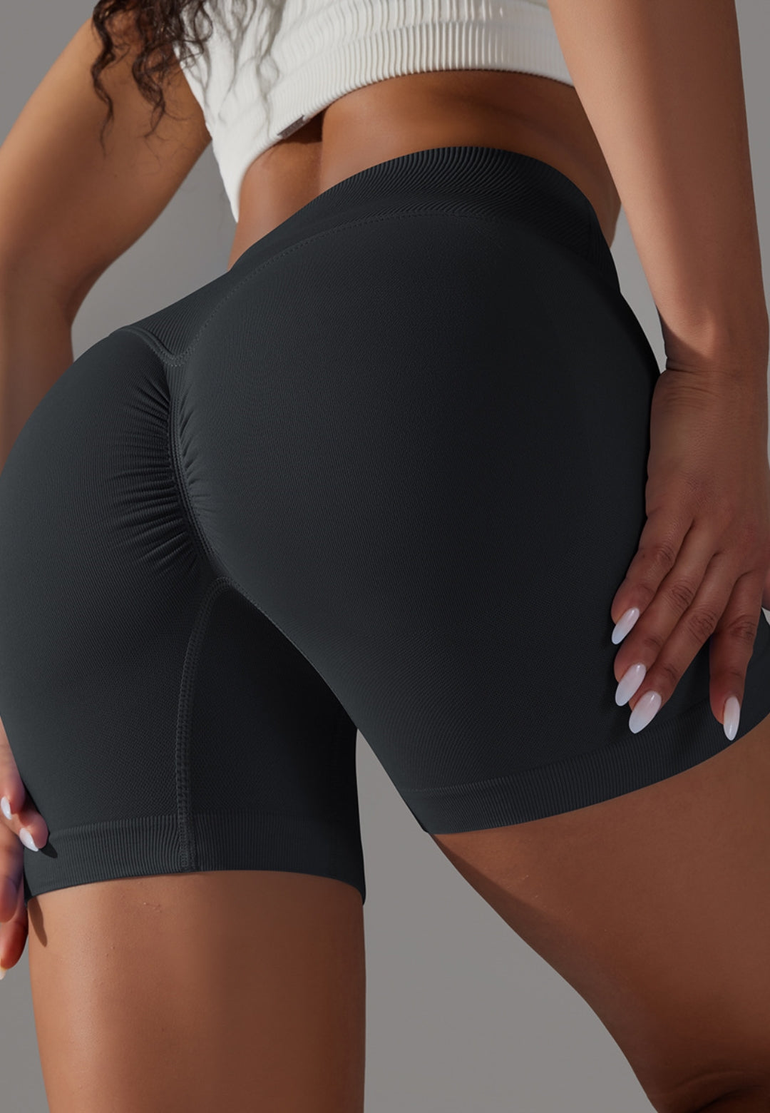 Pantalones cortos con cintura en V y canalé superpuesto