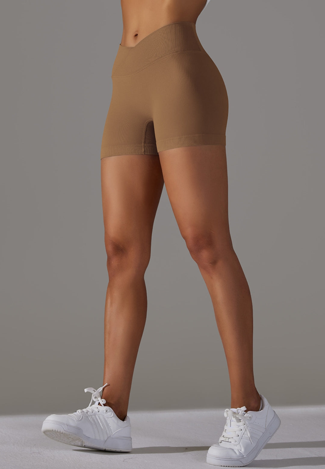 Pantalones cortos con cintura en V y canalé superpuesto