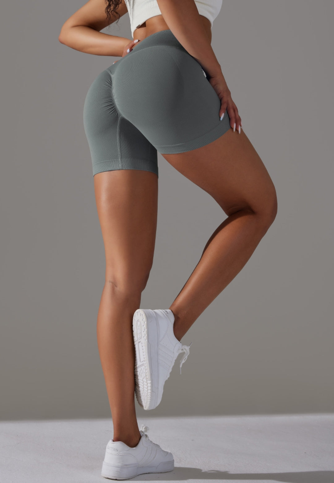 Pantalones cortos con cintura en V y canalé superpuesto