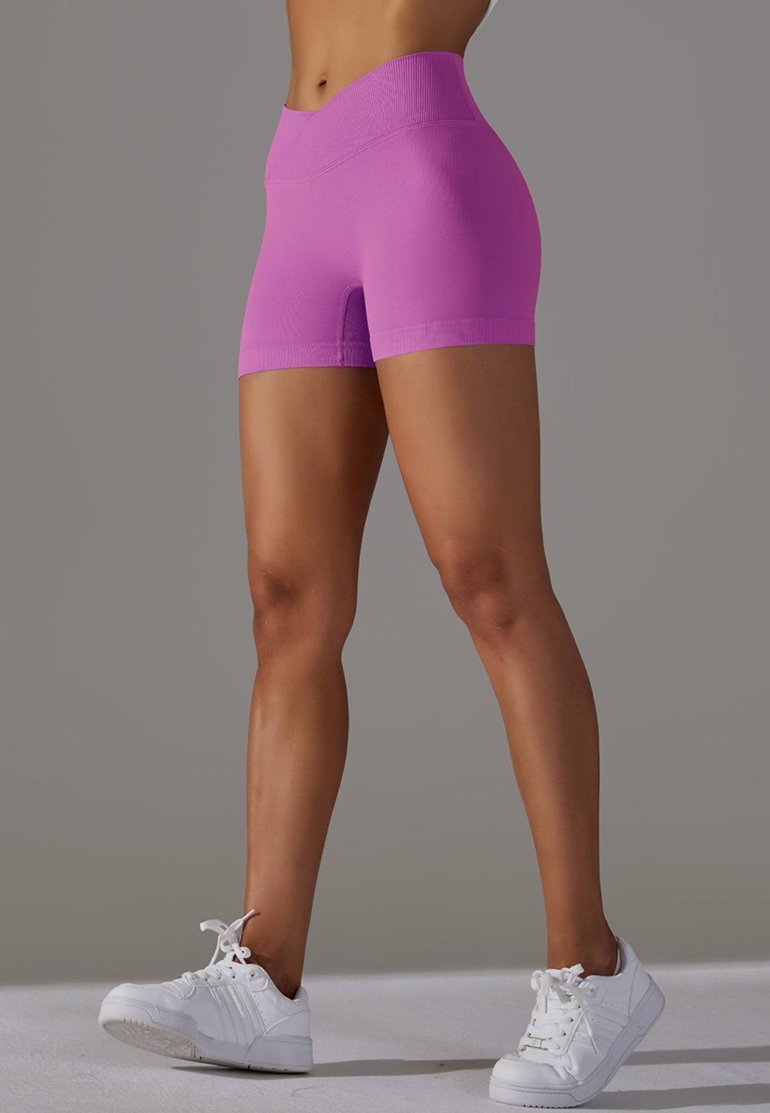 Pantalones cortos con cintura en V y canalé superpuesto