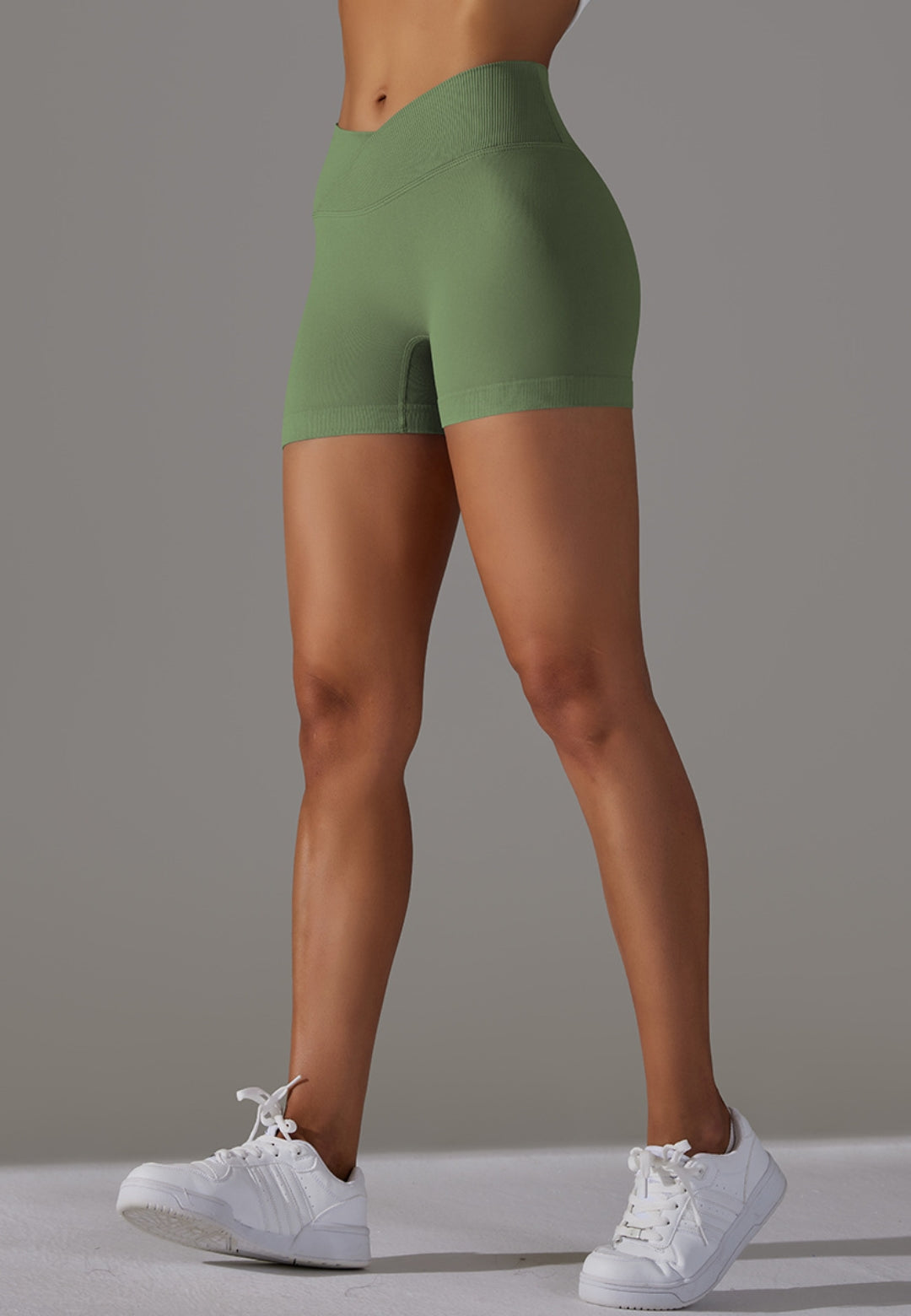 Pantalones cortos con cintura en V y canalé superpuesto