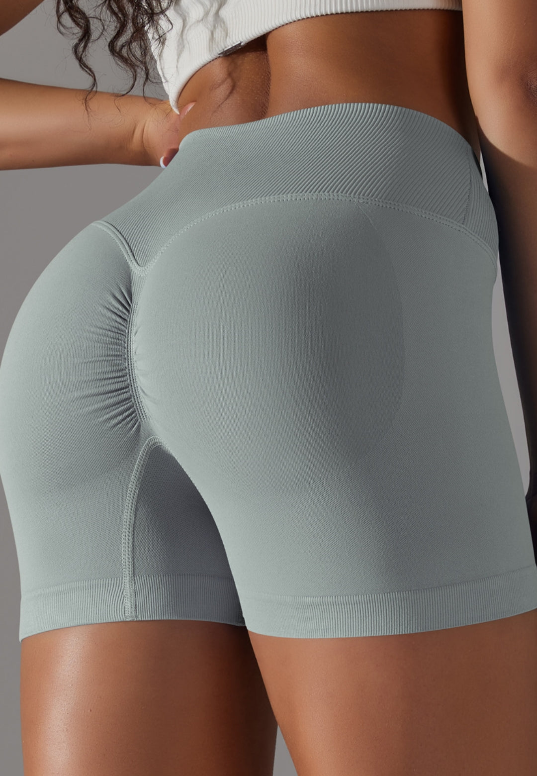 Pantalones cortos con cintura en V y canalé superpuesto