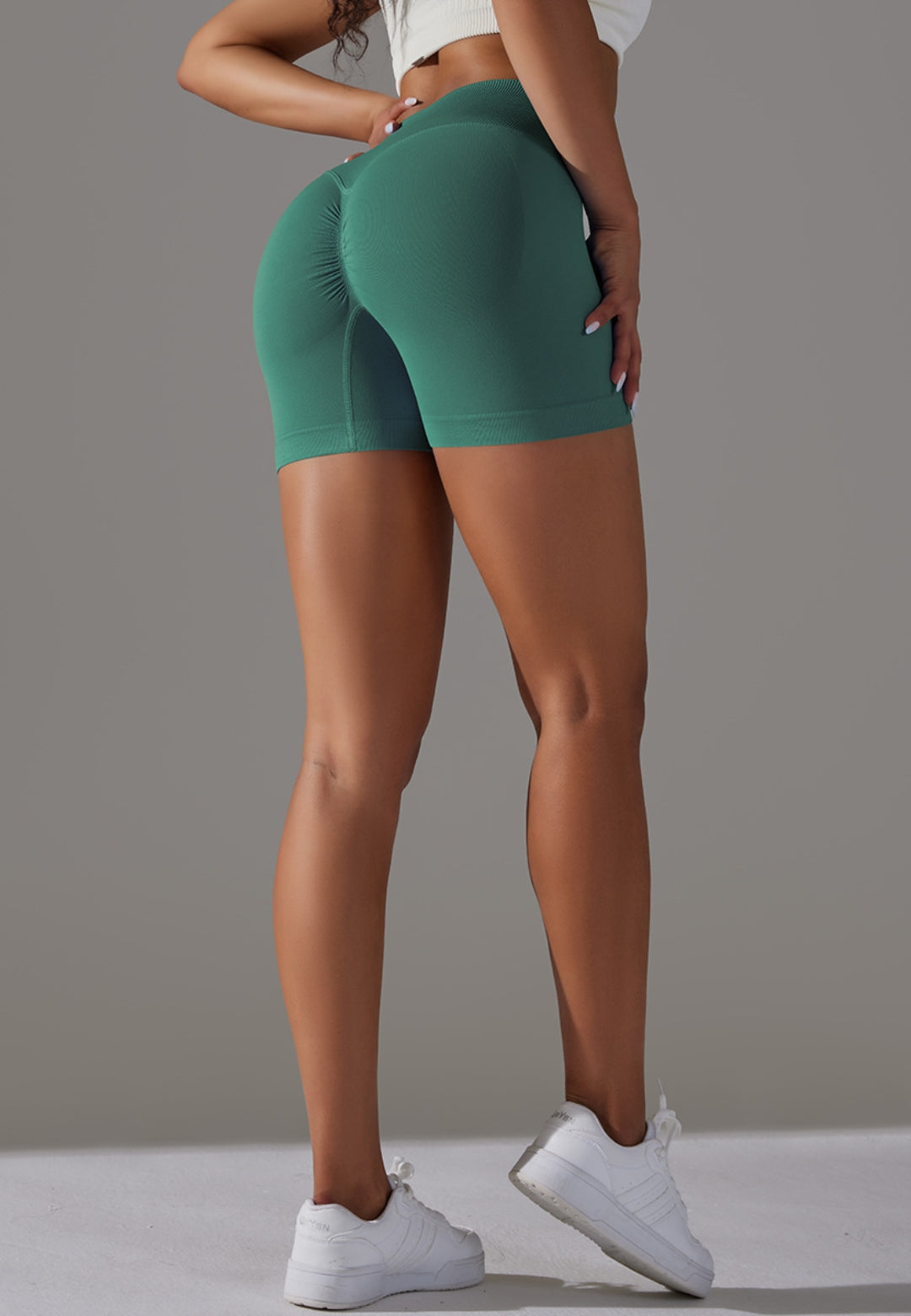 Pantalones cortos con cintura en V y canalé superpuesto