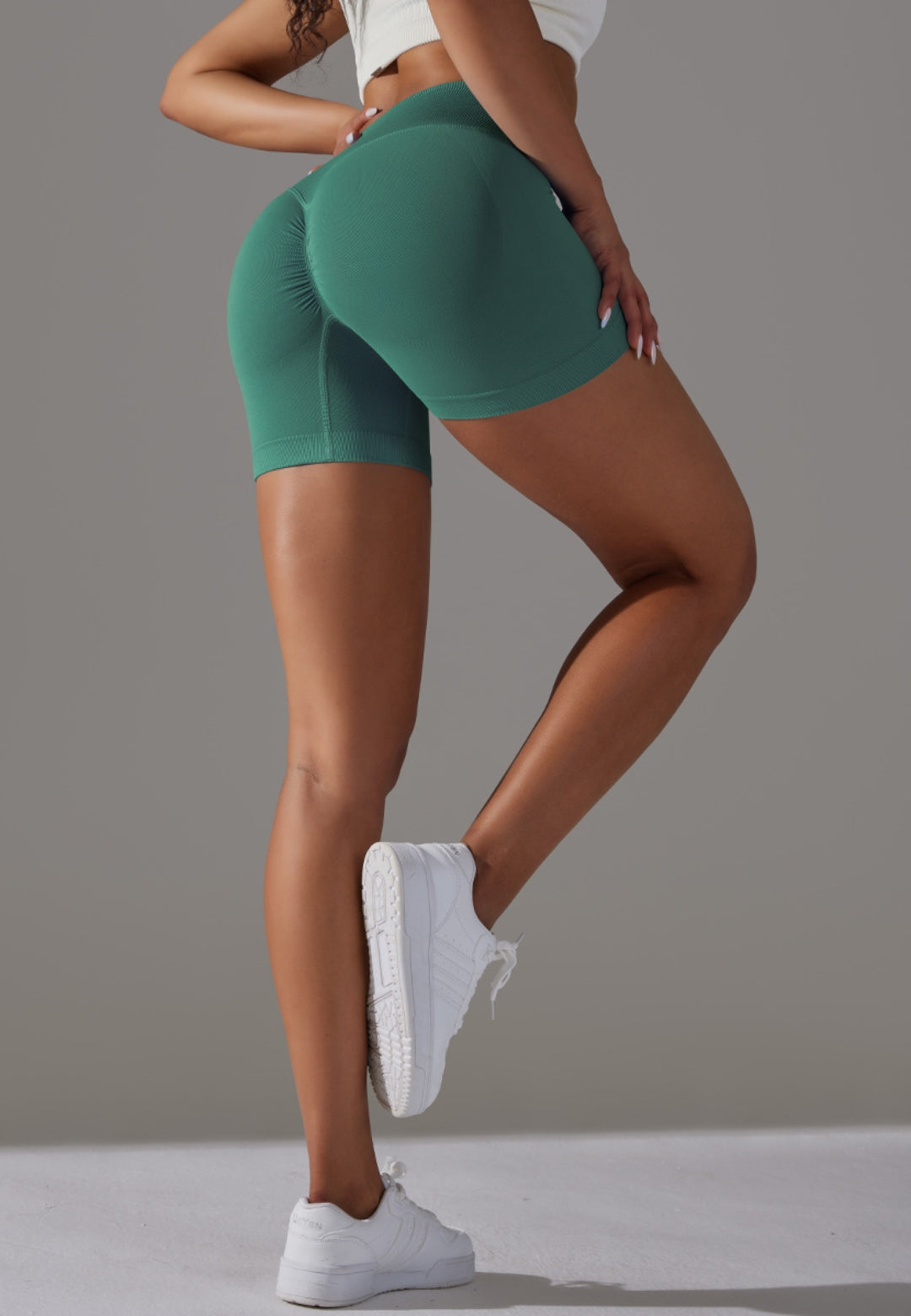 Pantalones cortos con cintura en V y canalé superpuesto