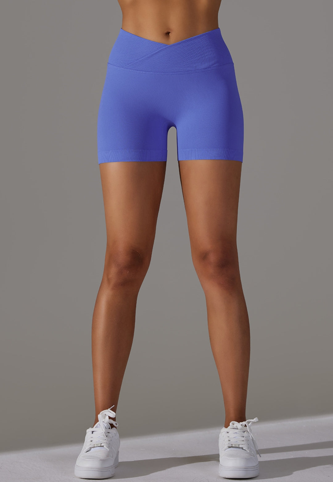 Pantalones cortos con cintura en V y canalé superpuesto