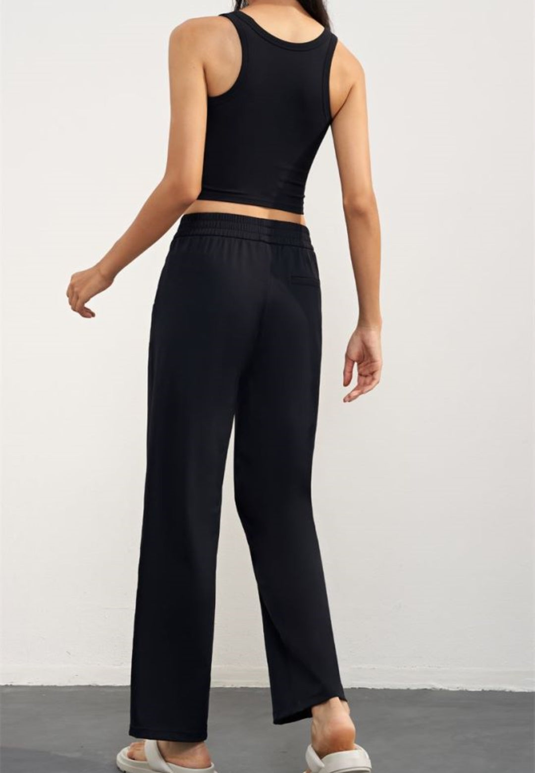 Camiseta deportiva sin mangas con cuello redondo