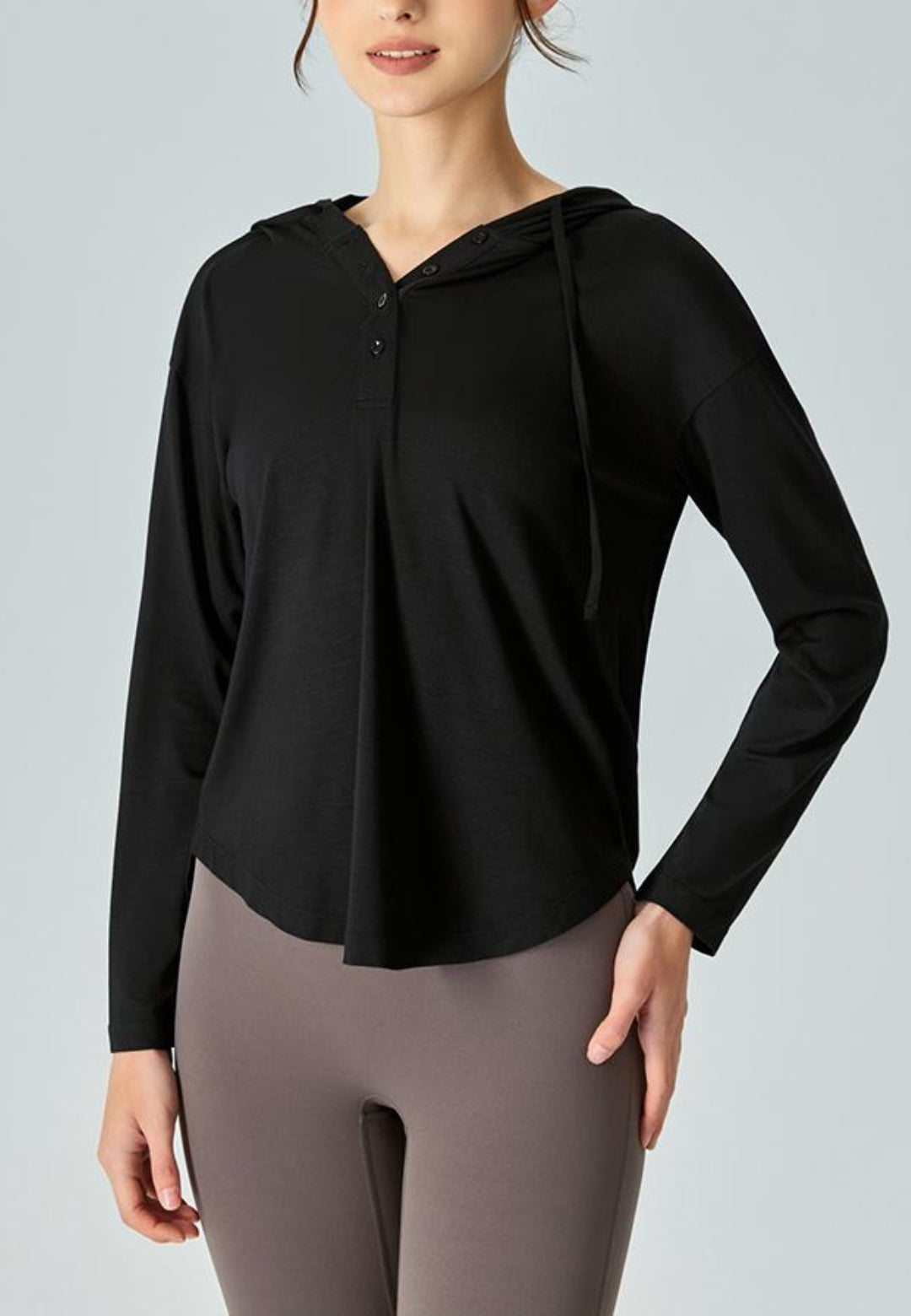 Sudadera con capucha Henley con botones y hombros caídos