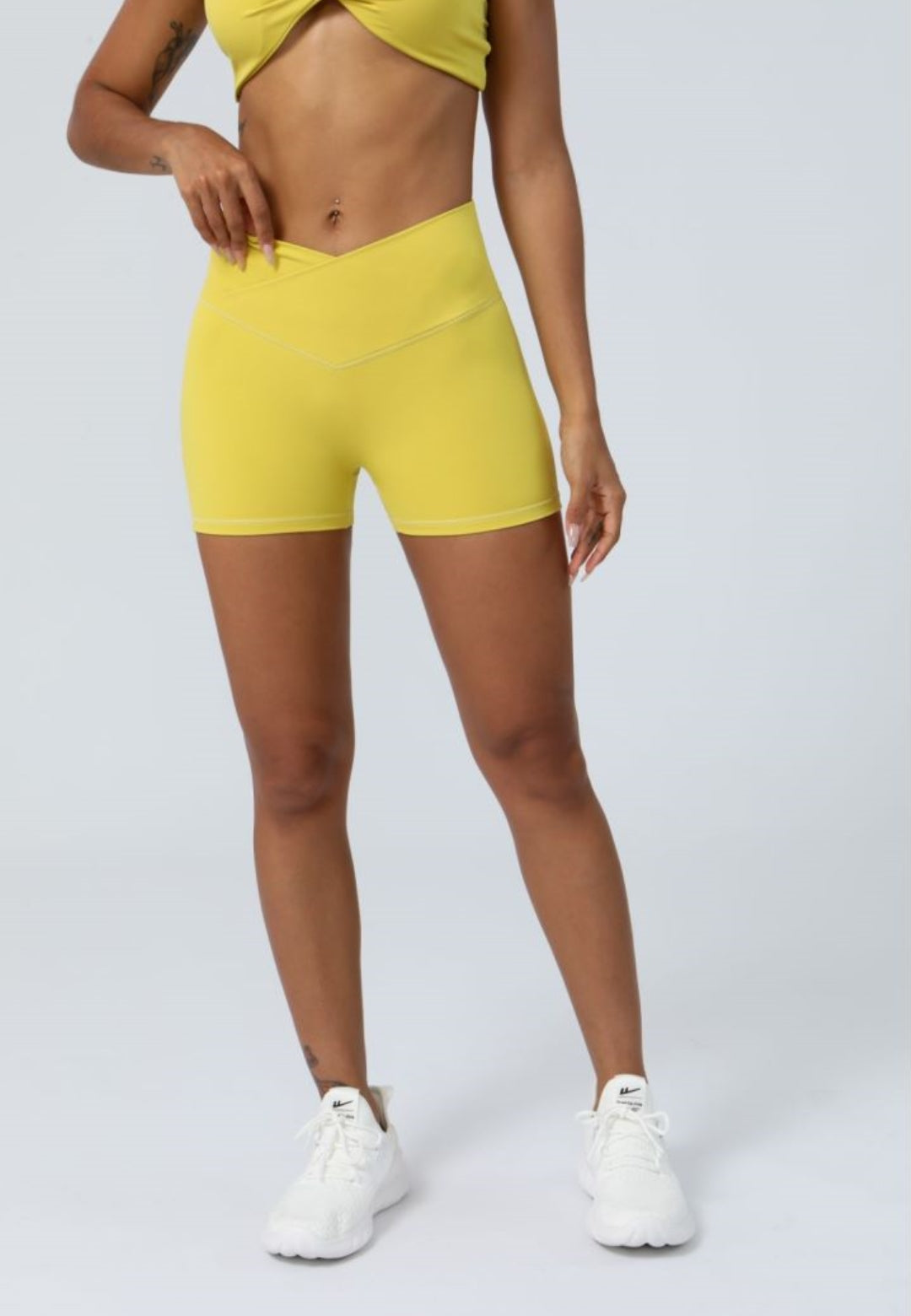 Pantalones cortos elásticos de cintura alta para correr, fitness y con cintura cruzada