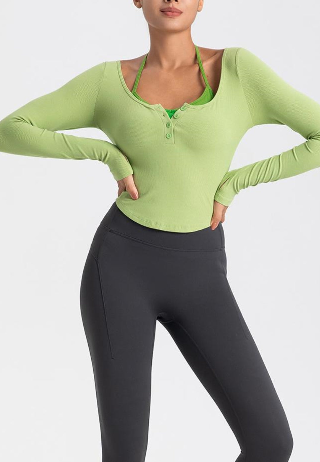 Top corto Henley de doble capa