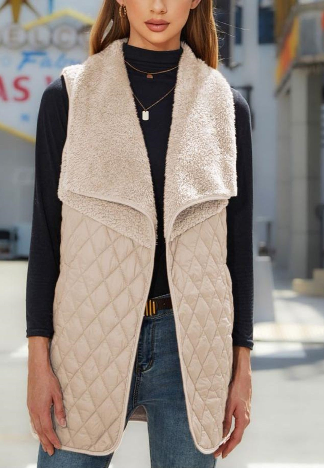 Chaleco acolchado con cuello de peluche