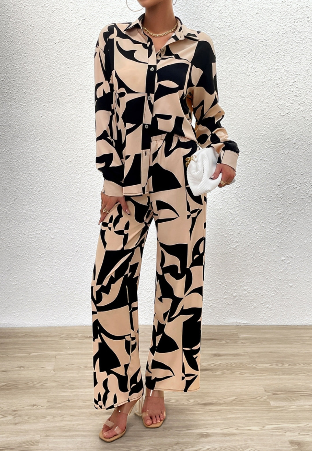 Camisa con botones y estampado abstracto