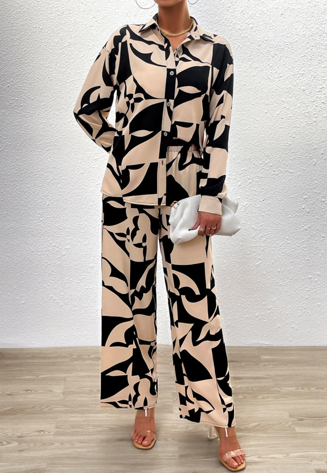 Camisa con botones y estampado abstracto