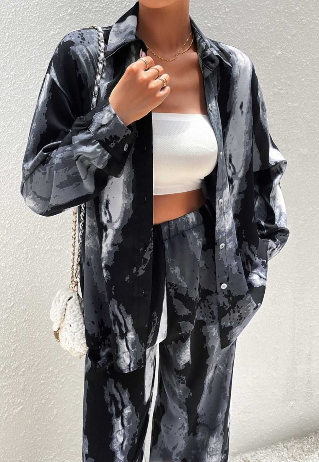 Camisa con botones y estampado abstracto