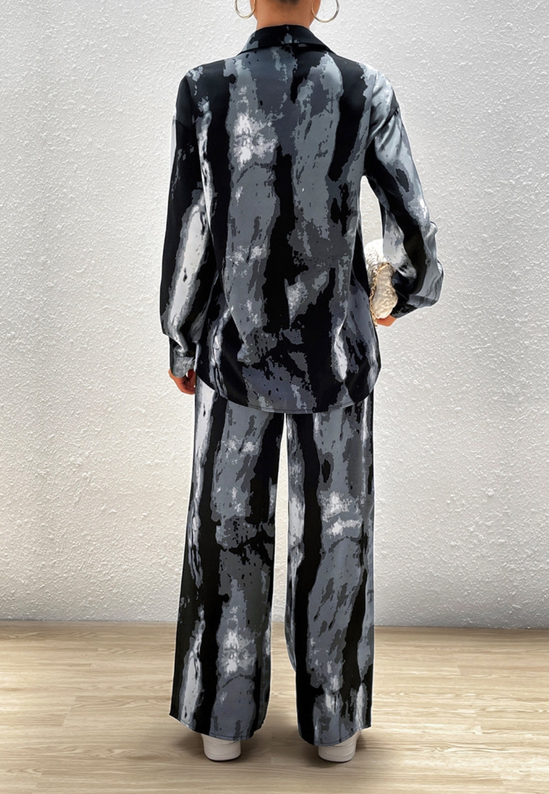Camisa con botones y estampado abstracto