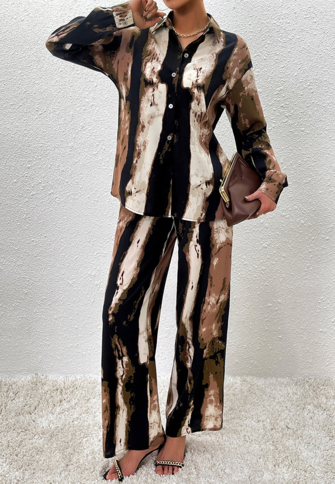 Camisa con botones y estampado abstracto