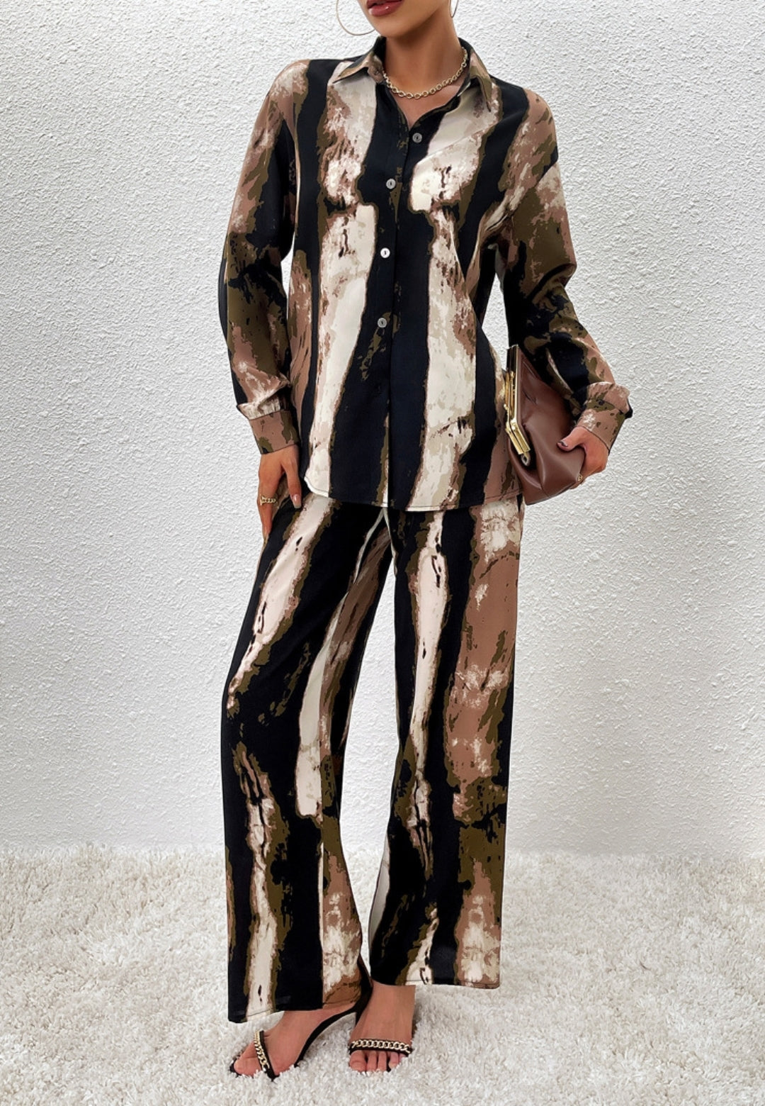 Camisa con botones y estampado abstracto