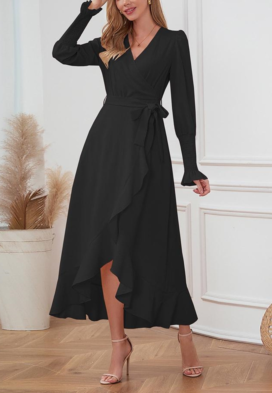 Vestido midi cruzado con dobladillo con volantes