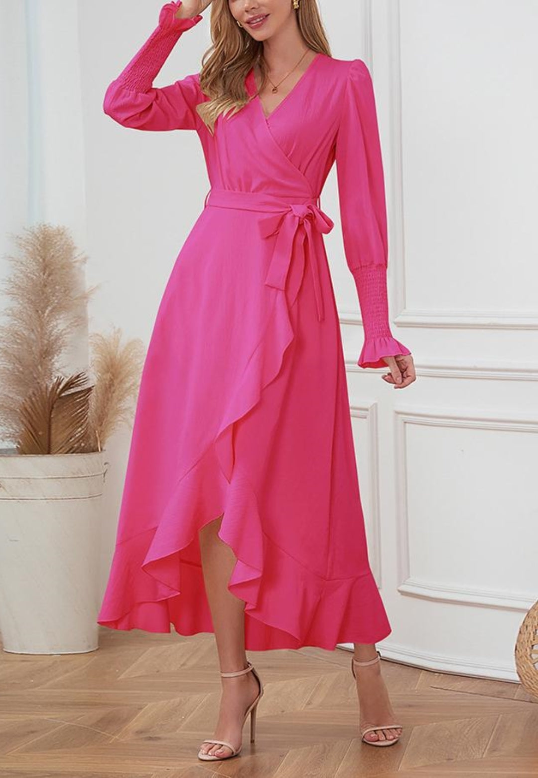 Vestido midi cruzado con dobladillo con volantes