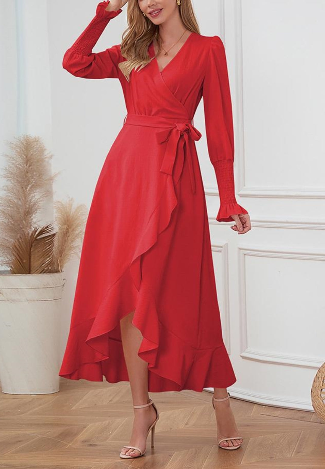 Vestido midi cruzado con dobladillo con volantes