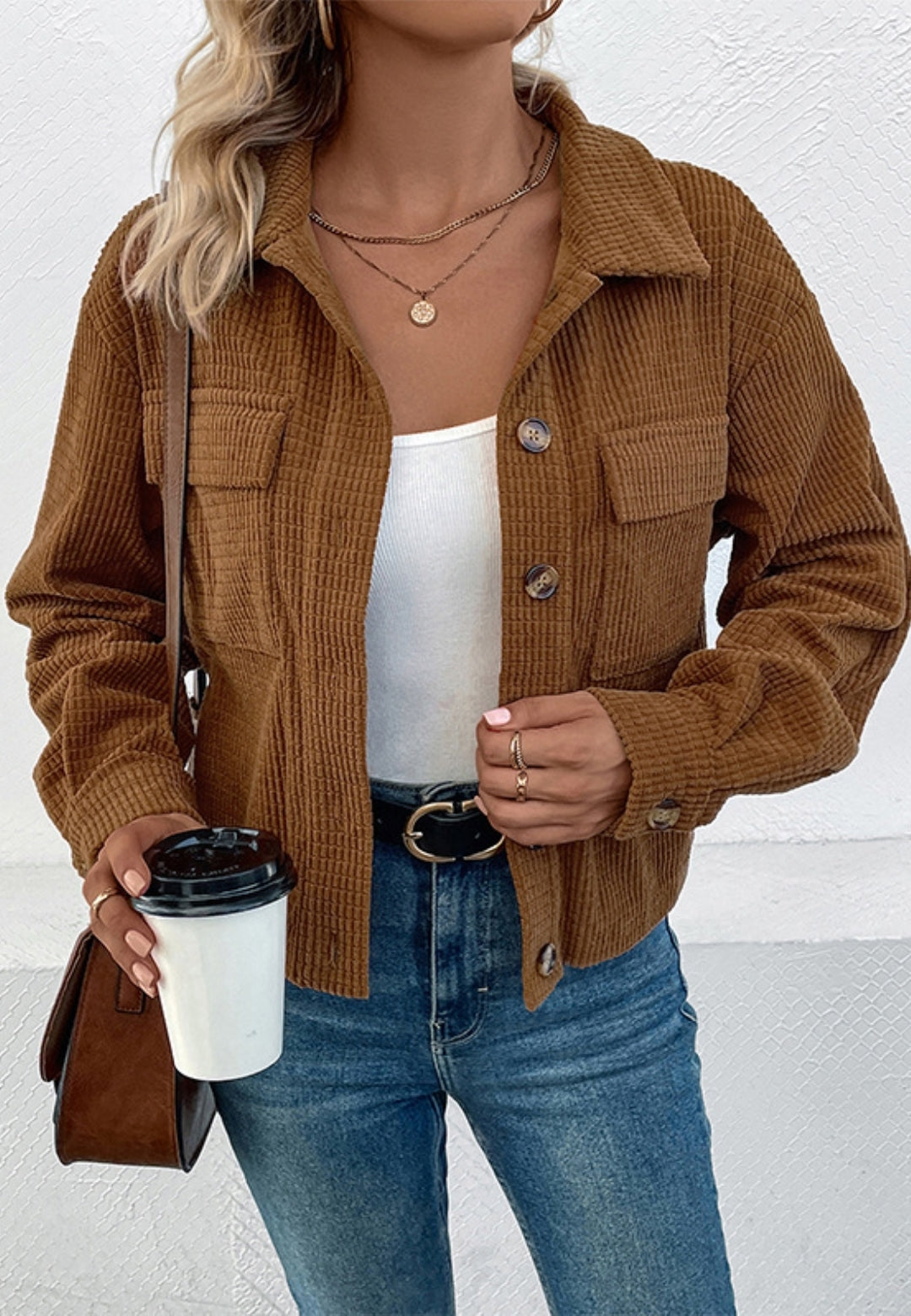 Chaqueta de pana texturizada con botones en la parte delantera