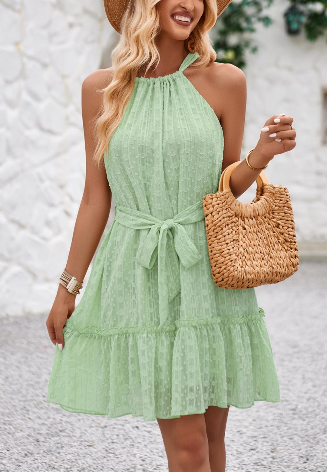 Vestido con textura geométrica y lazo en la espalda