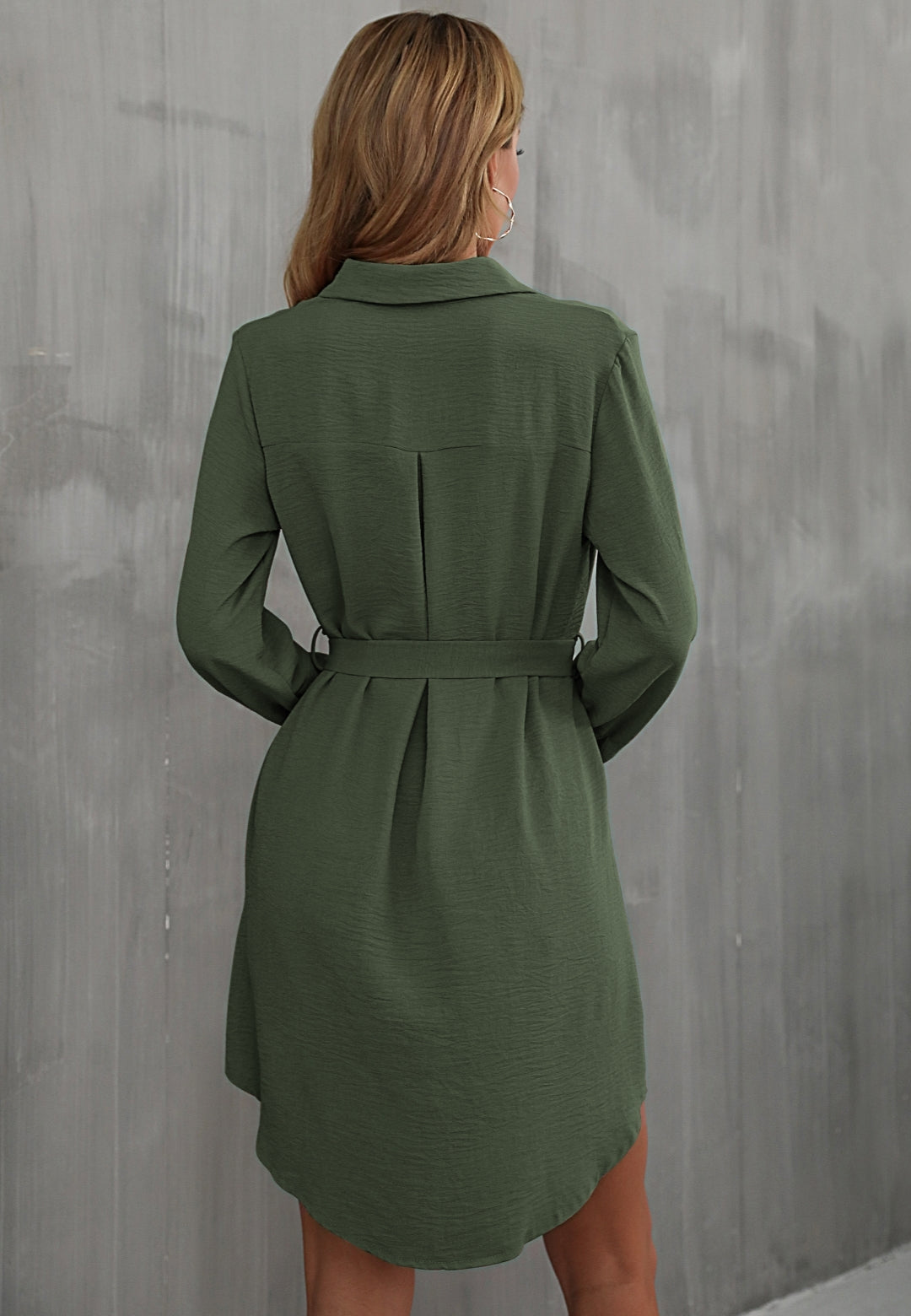 Vestido camisero con botones y cuello liso