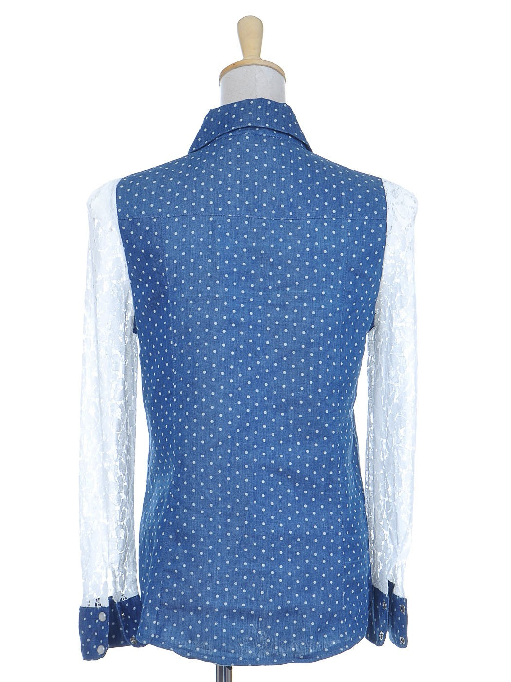 Blusa de mujer de mezclilla azul con estampado de lunares y flores, manga larga y botones