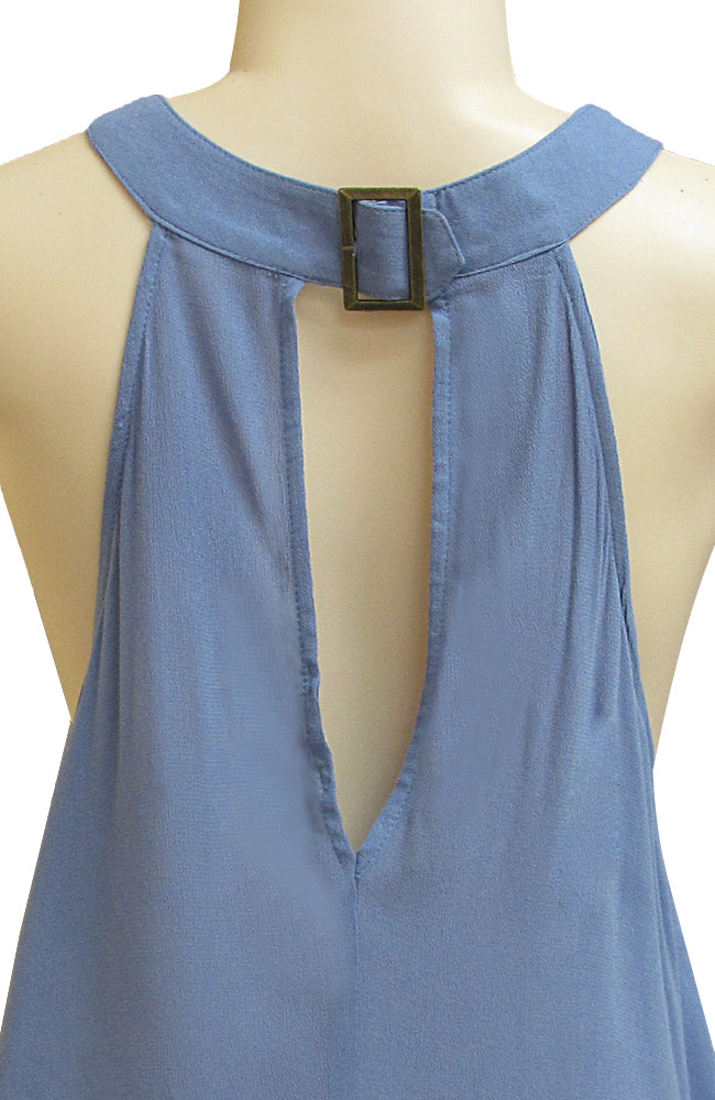 Top sin mangas con cuello halter, giro y hebilla