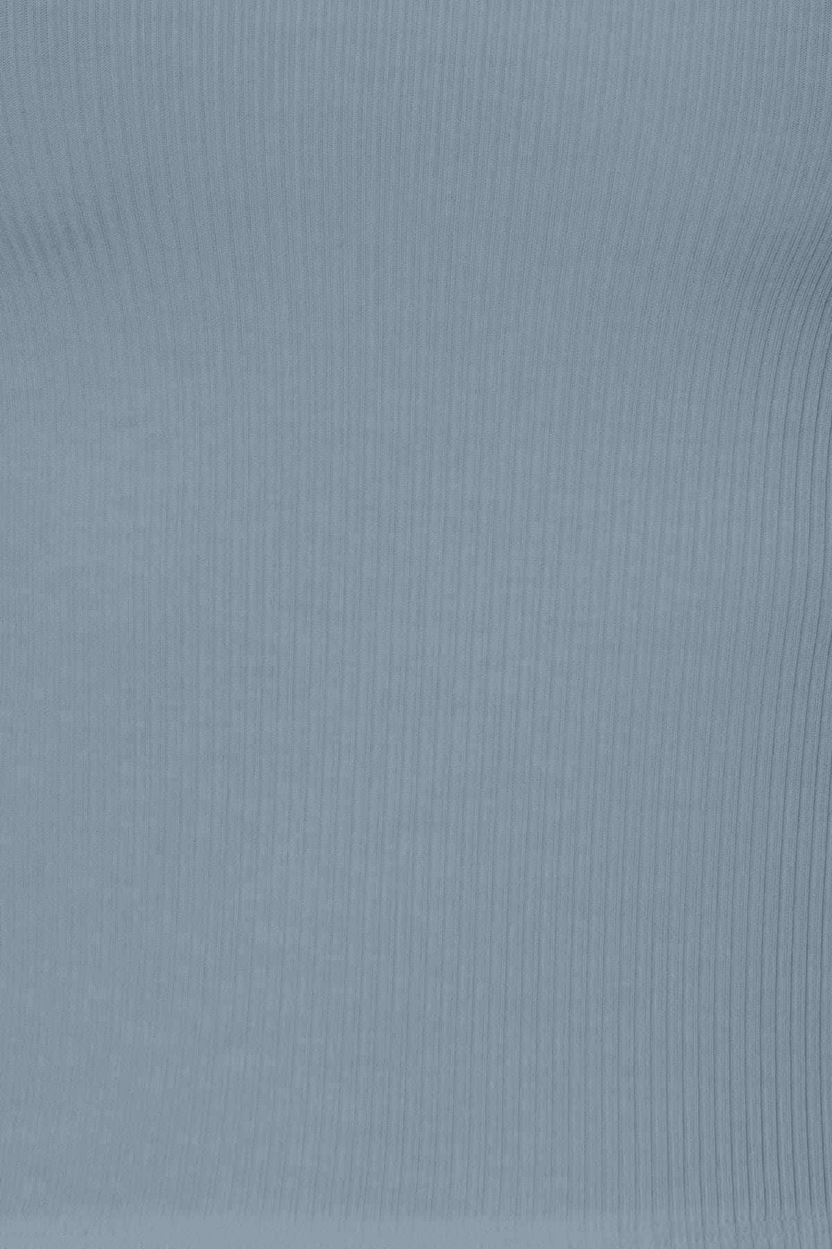 Top corto informal de punto acanalado con cuello en V y manga corta para mujer