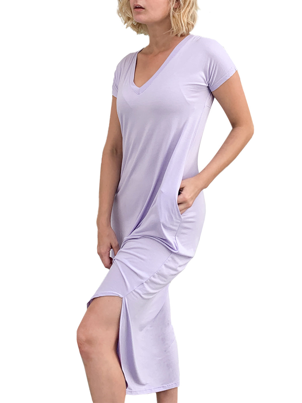 Vestido con abertura y manga corta con escote en V