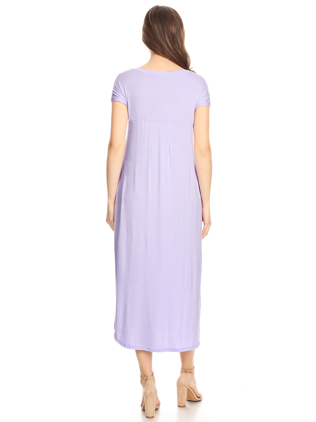 Vestido con abertura y manga corta con escote en V