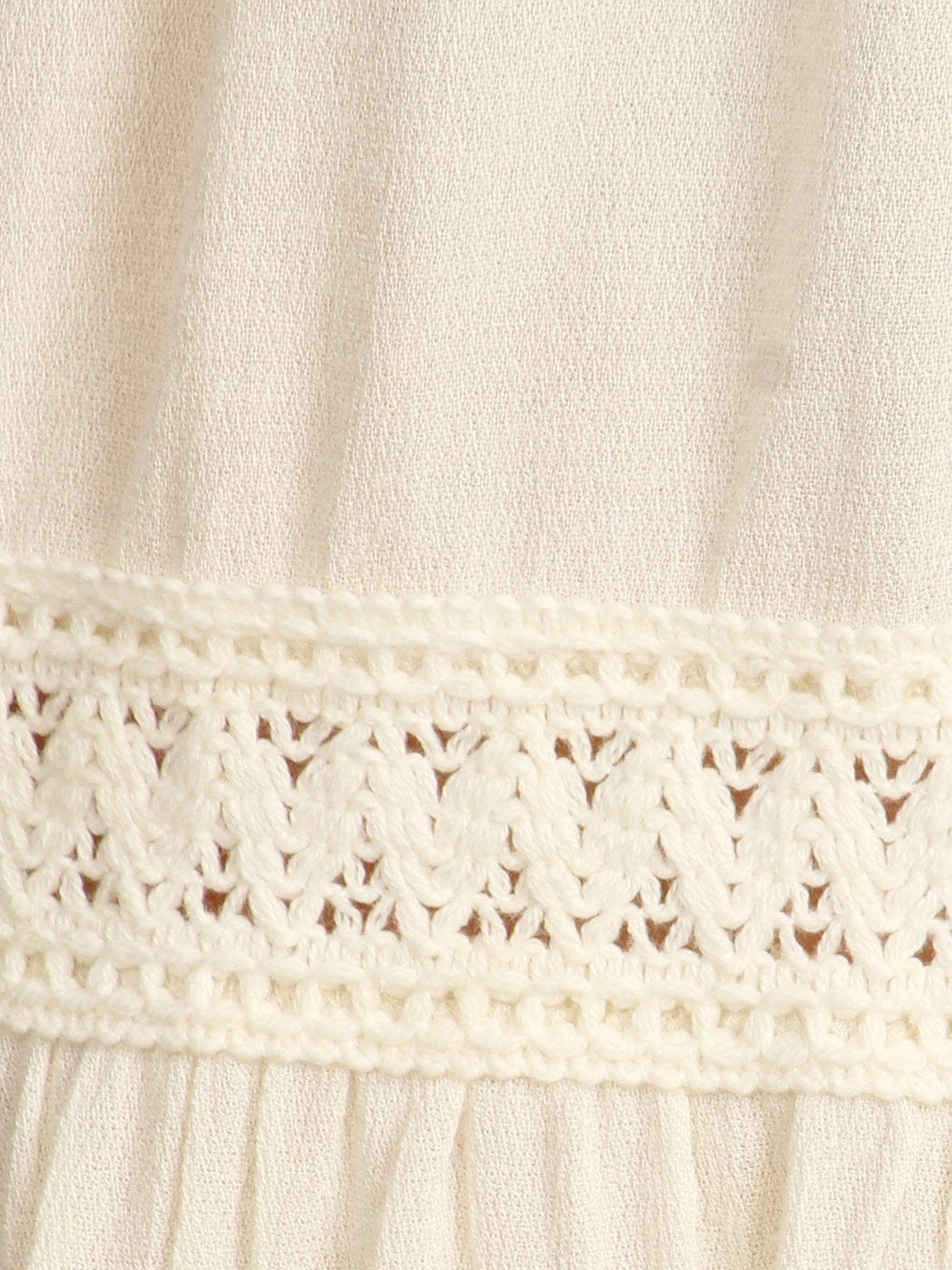 Vestido de encaje ligero y bohemio