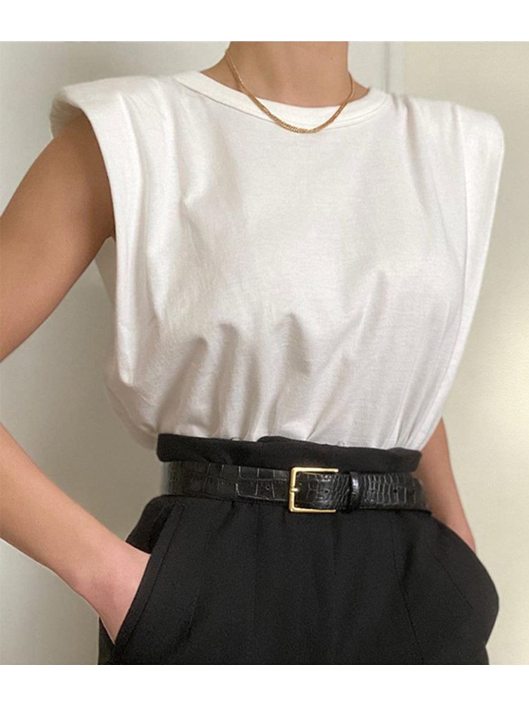 Camisetas sin mangas con hombreras