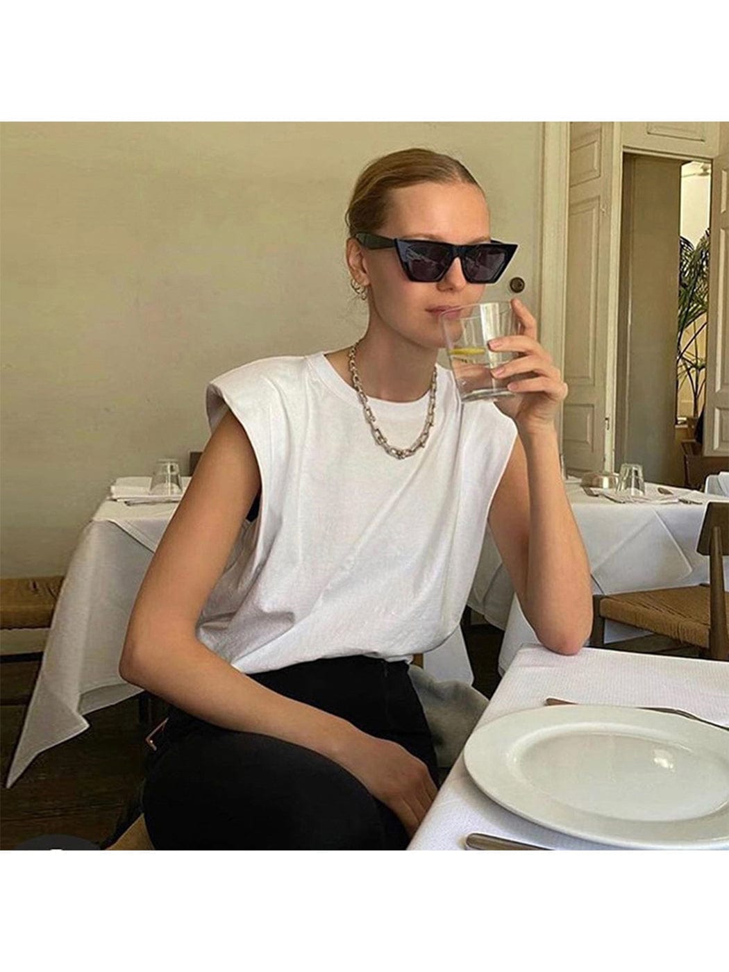 Camisetas sin mangas con hombreras