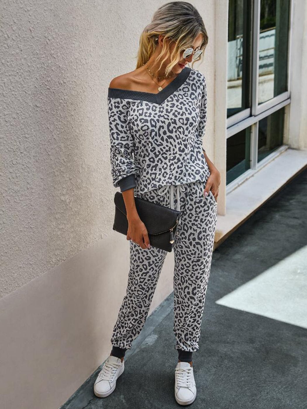 Conjunto de 2 piezas de top y pantalón con estampado de leopardo