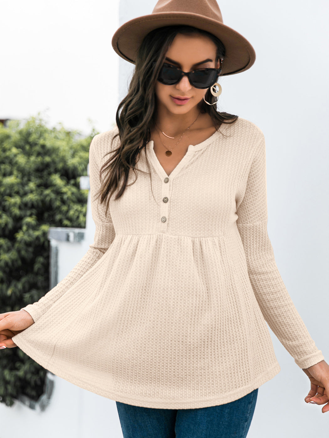 Blusa babydoll con cuello en V y mangas largas de punto gofre con volantes para mujer de Anna-Kaci