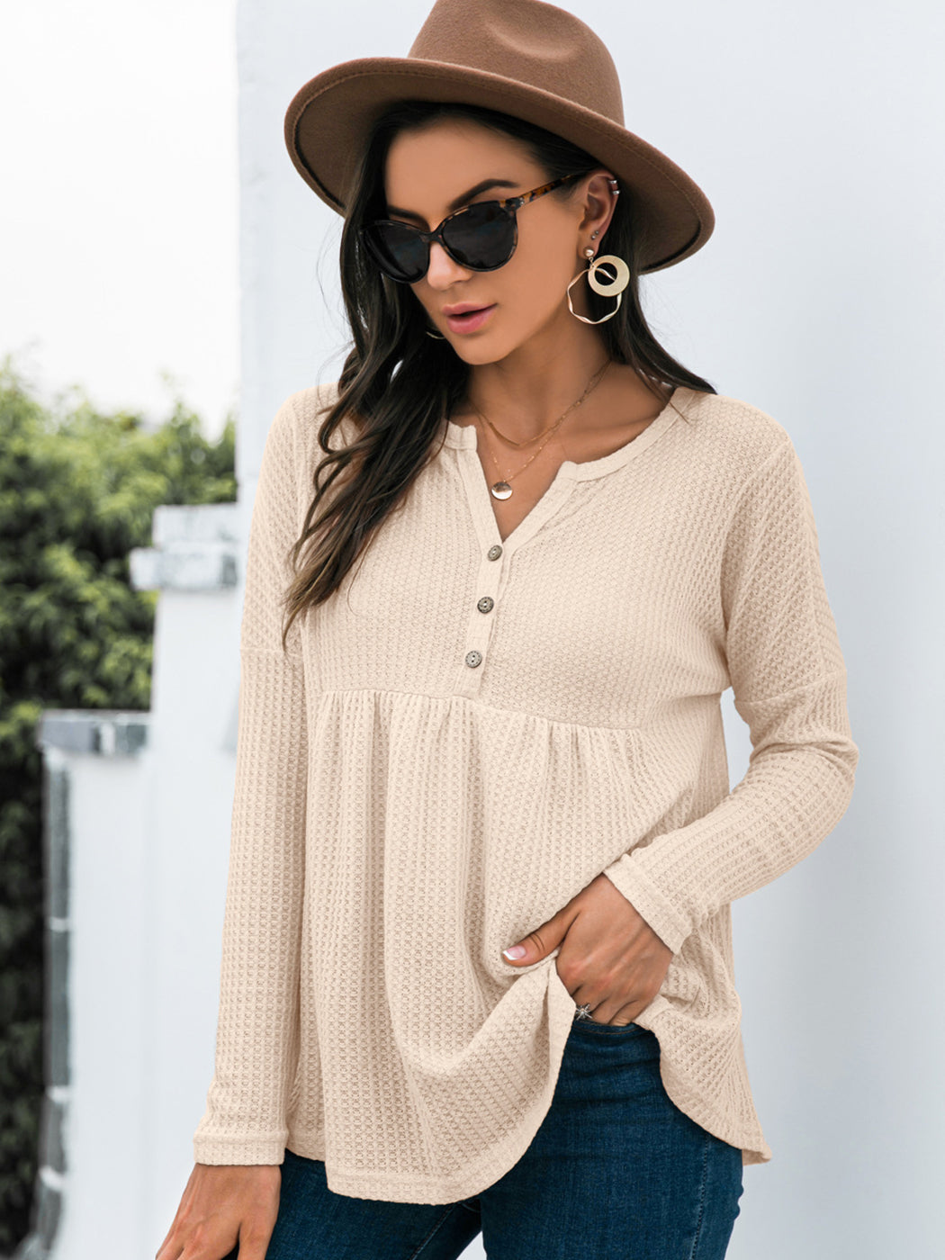 Blusa babydoll con cuello en V y mangas largas de punto gofre con volantes para mujer de Anna-Kaci