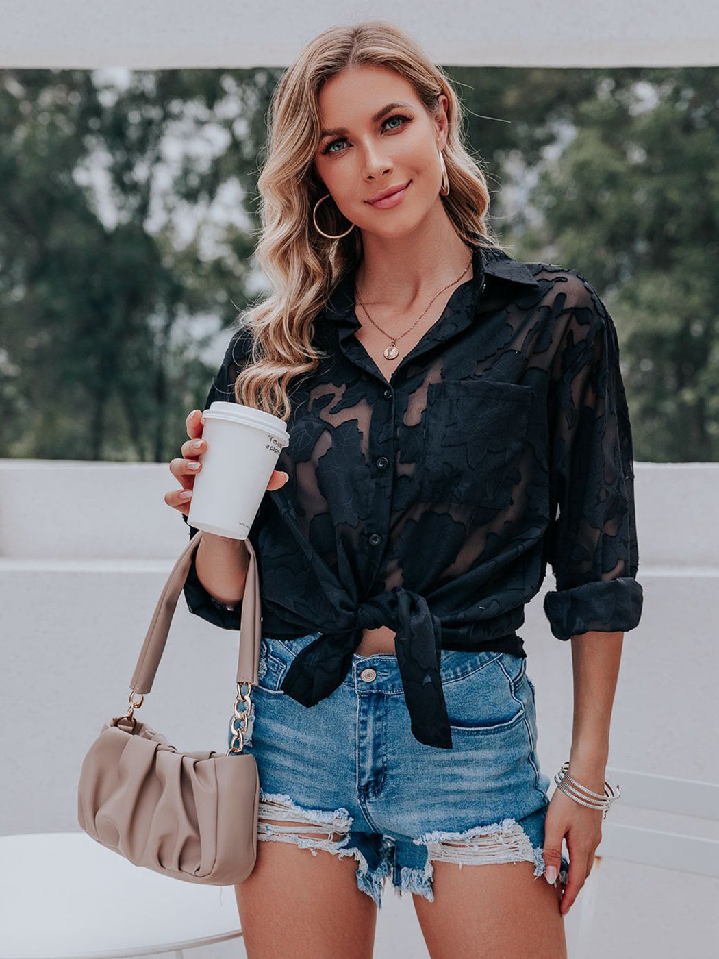 Blusa de gasa con estampado floral, mangas largas, cuello vuelto semitransparente y botones para mujer de Anna-Kaci