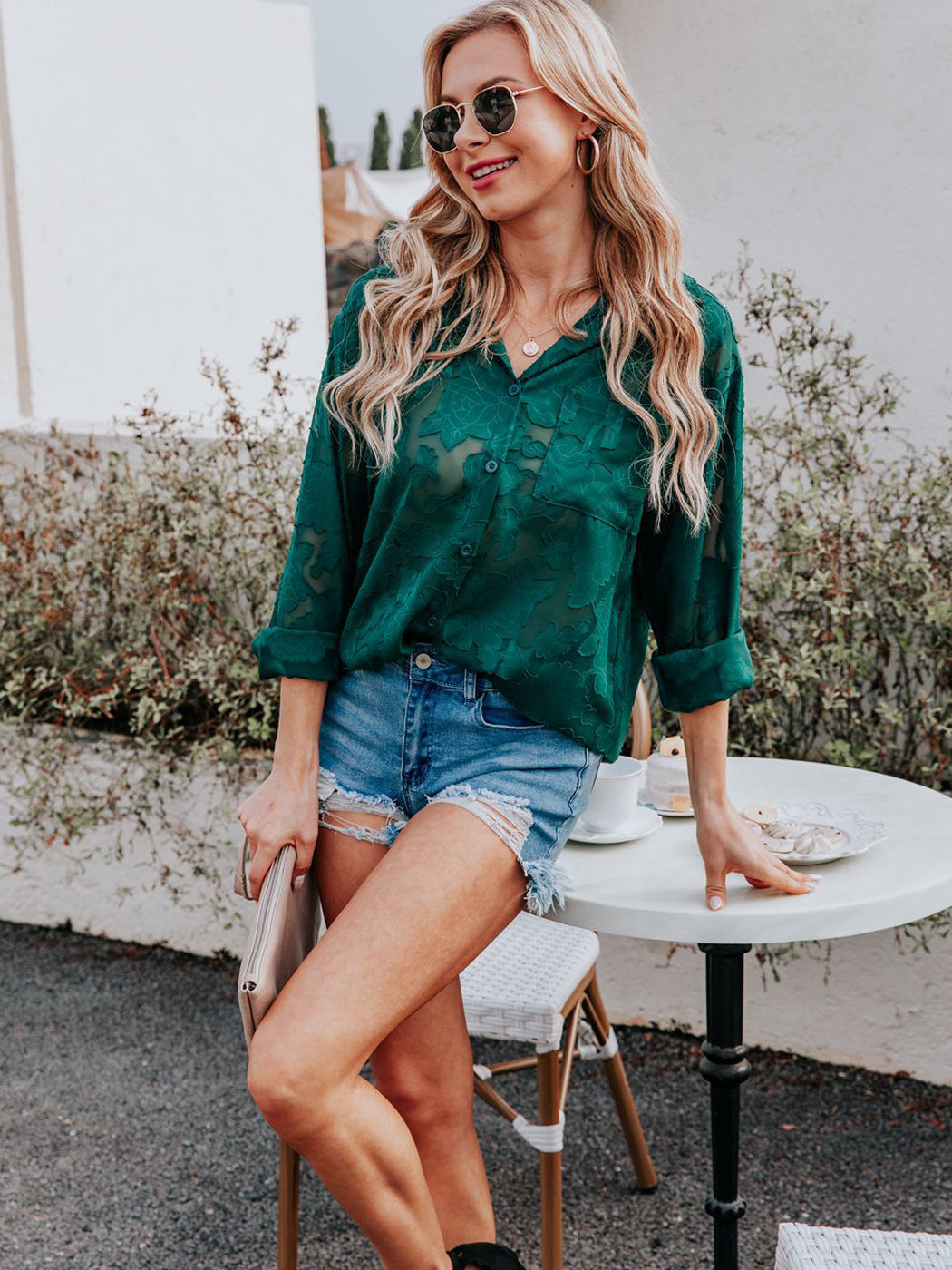 Blusa de gasa con estampado floral, mangas largas, cuello vuelto semitransparente y botones para mujer de Anna-Kaci