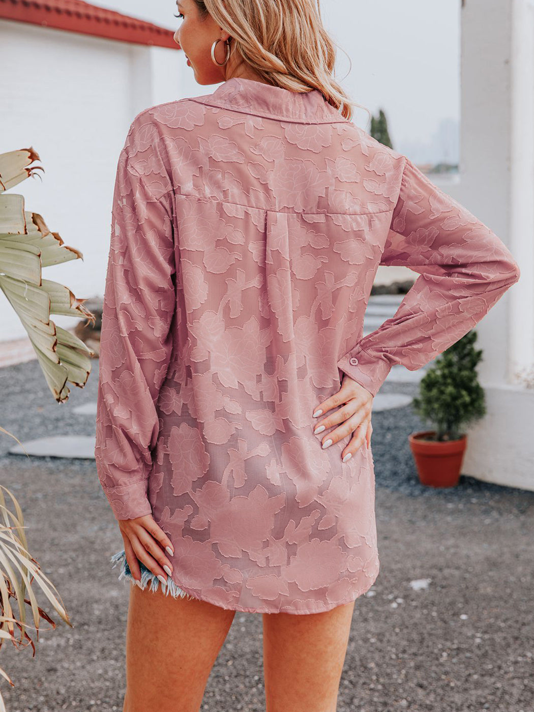 Blusa de gasa con estampado floral, mangas largas, cuello vuelto semitransparente y botones para mujer de Anna-Kaci