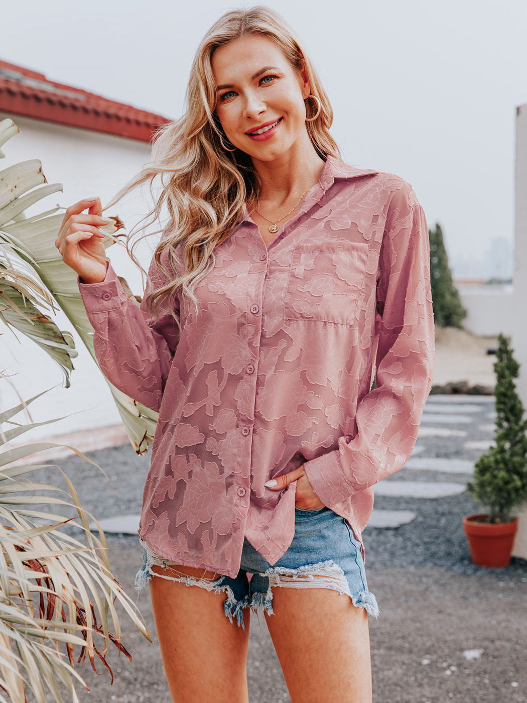 Blusa de gasa con estampado floral, mangas largas, cuello vuelto semitransparente y botones para mujer de Anna-Kaci