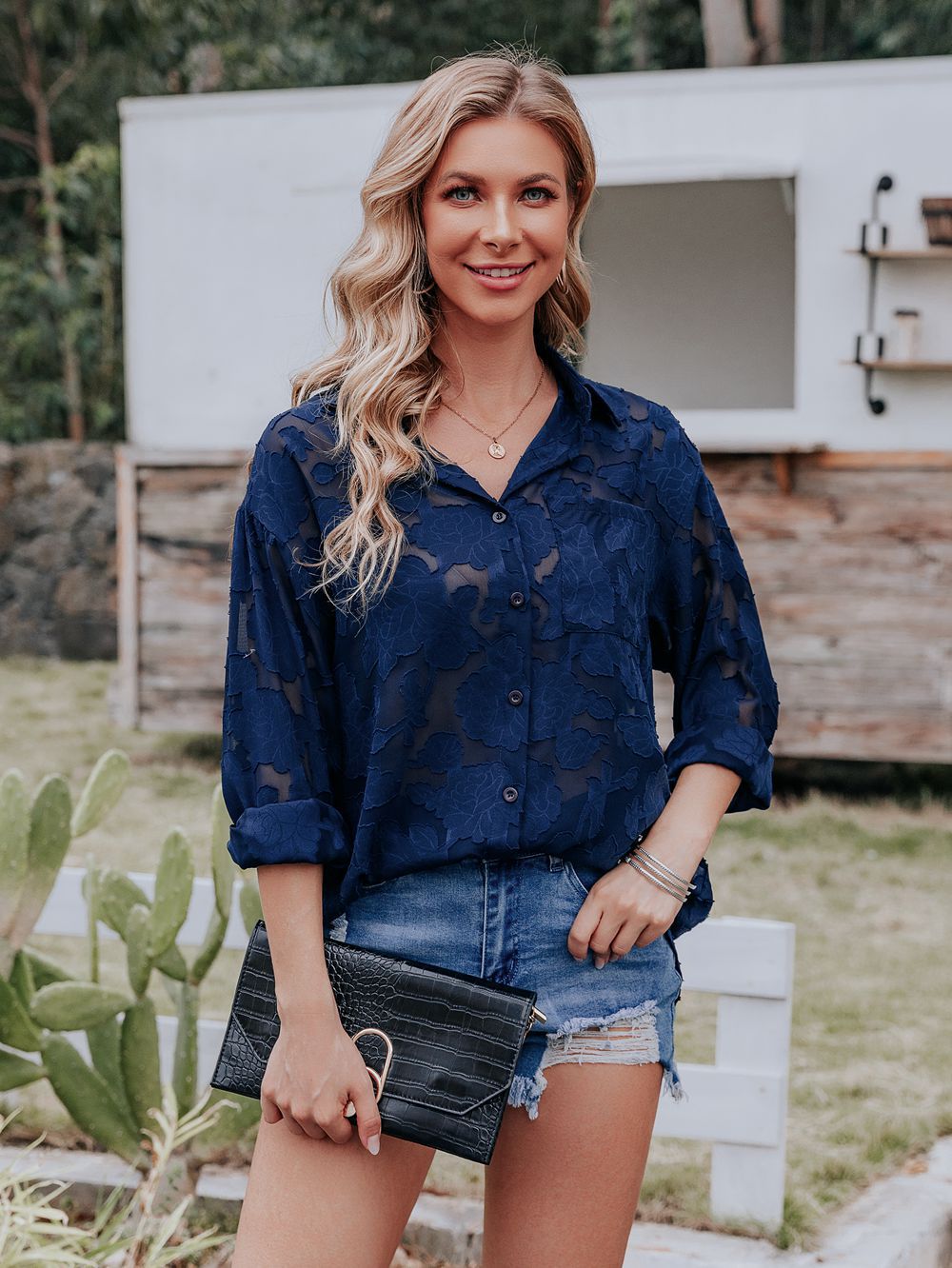 Blusa de gasa con estampado floral, mangas largas, cuello vuelto semitransparente y botones para mujer de Anna-Kaci