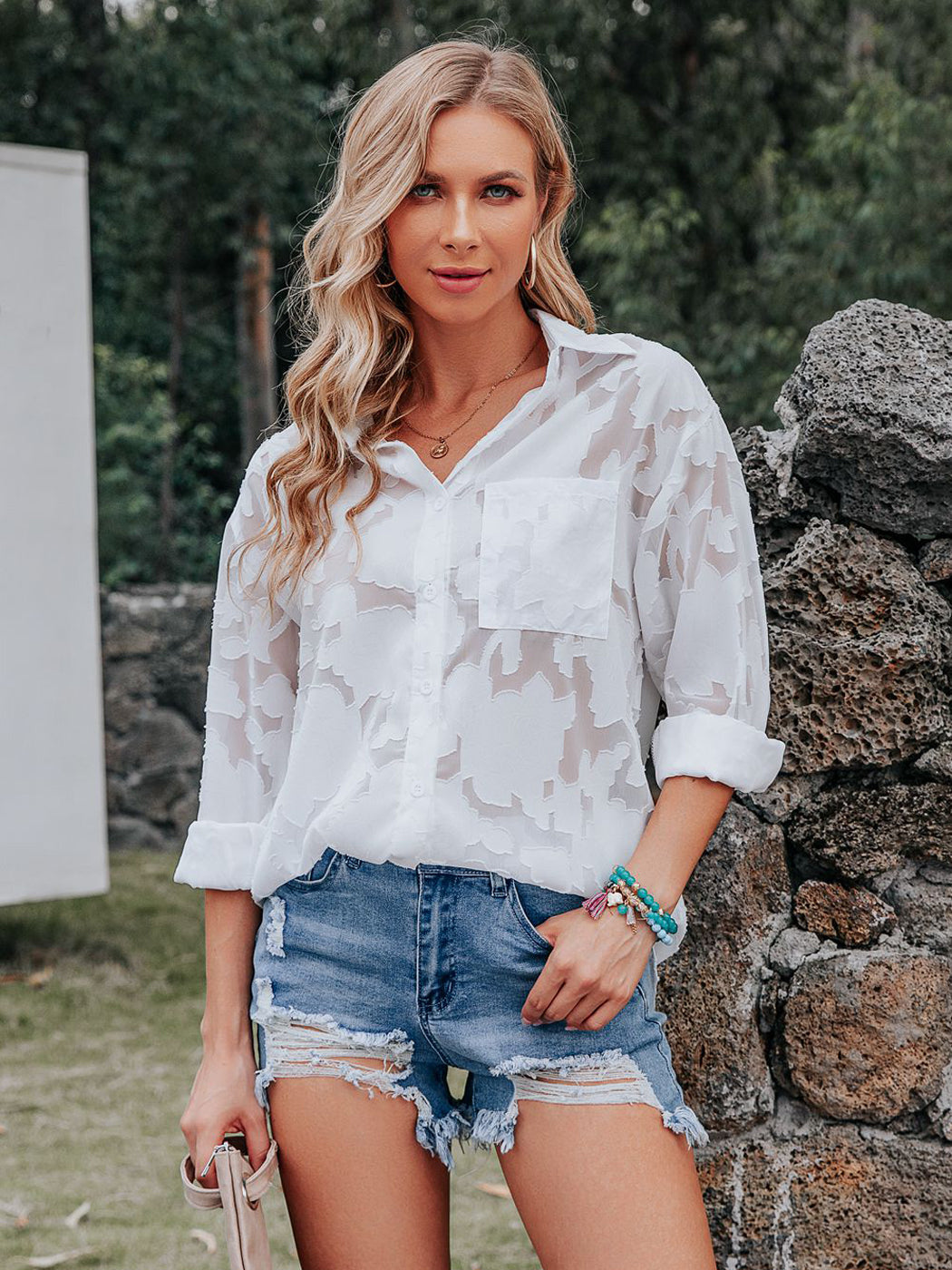 Blusa de gasa con estampado floral, mangas largas, cuello vuelto semitransparente y botones para mujer de Anna-Kaci