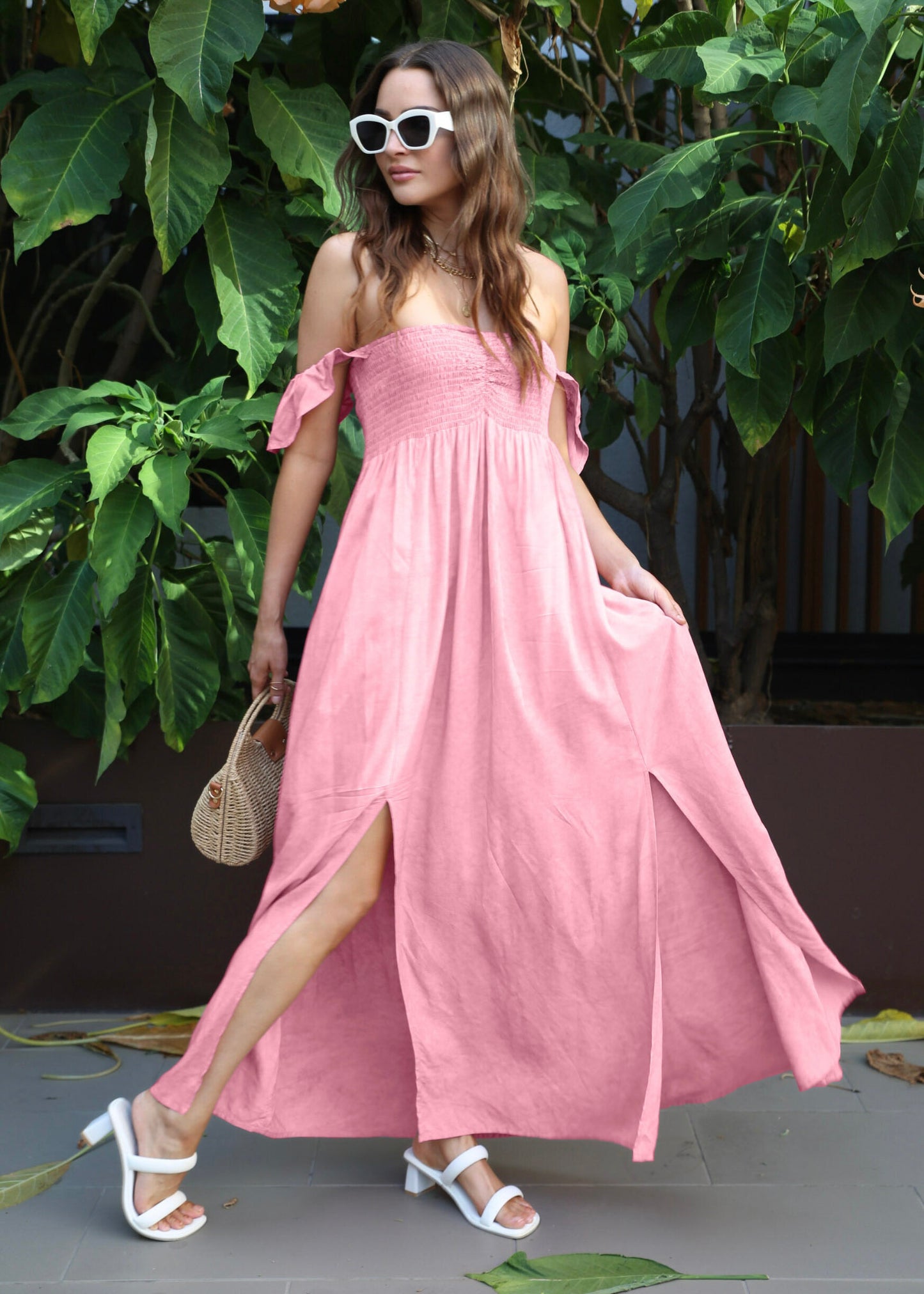 Vestido largo con escote fruncido, mangas cortas y aberturas delanteras para mujer de Anna-Kaci