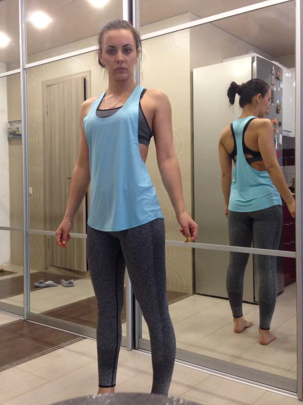 Camiseta sin mangas holgada con espalda cruzada para hacer yoga