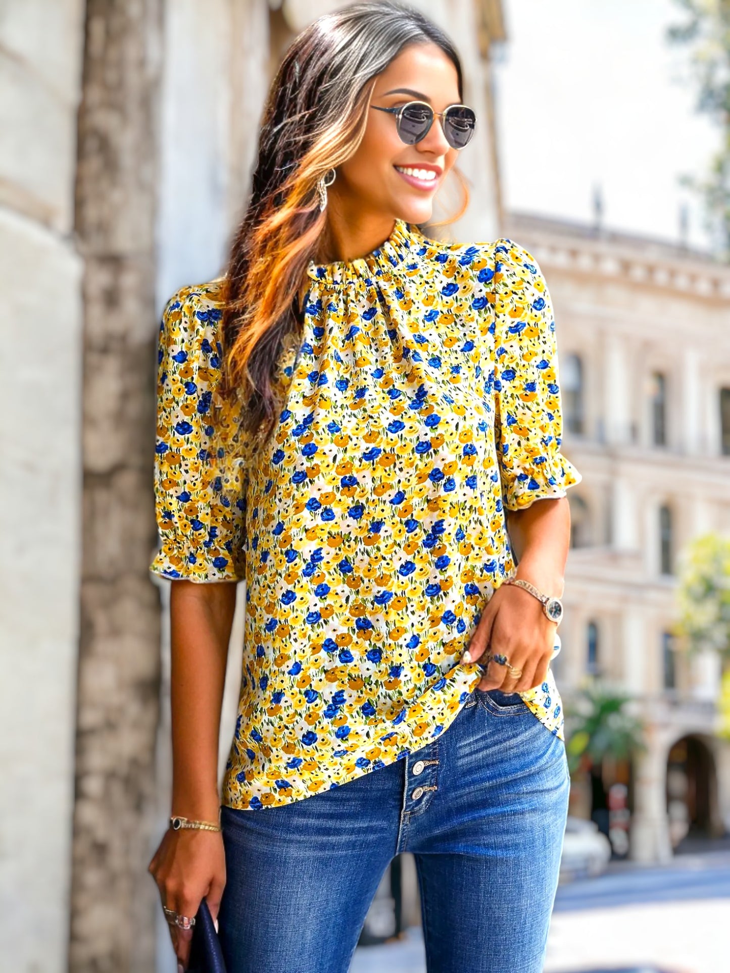 Blusa vintage de cuello alto con flores