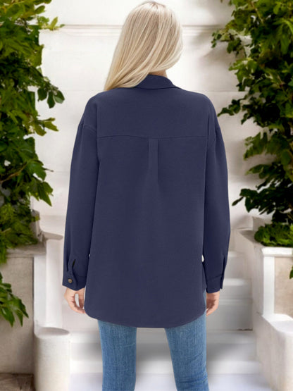 Camisa de mujer de gran tamaño con botones y detalle plisado